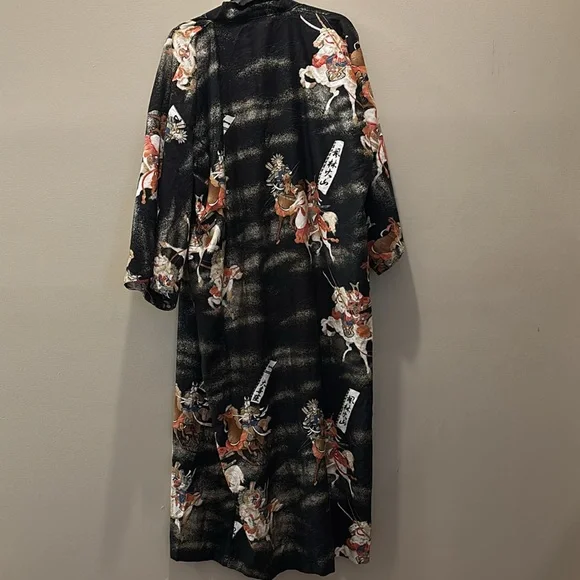 FP in Tokyo Kimono - Picture 5 of 5